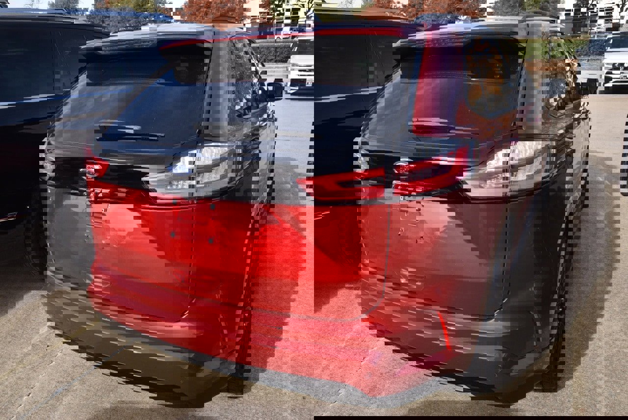 Certified 2022 Ford Edge ST-Line image 5