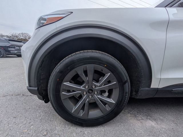 Certified 2023 Ford Explorer XLT w/ Equipment Group 202A image 8