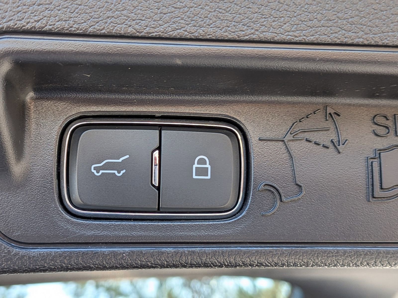 Certified 2022 Ford Explorer XLT w/ Equipment Group 202A image 16