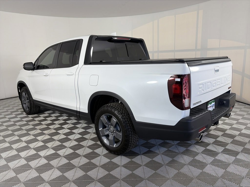 Used 2025 Honda Ridgeline TrailSport image 3