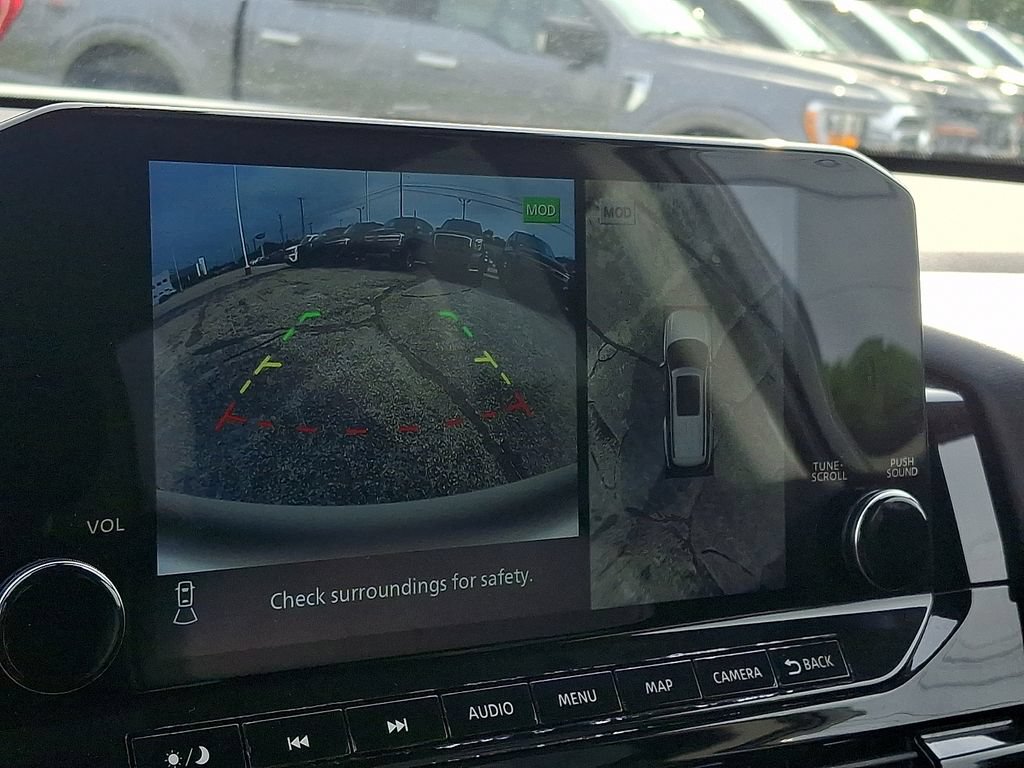 Used 2022 Nissan Pathfinder SL AWD/4WD image 17