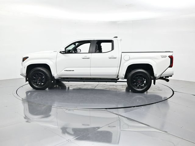 Used 2025 Toyota Tacoma TRD Sport AWD/4WD image 7