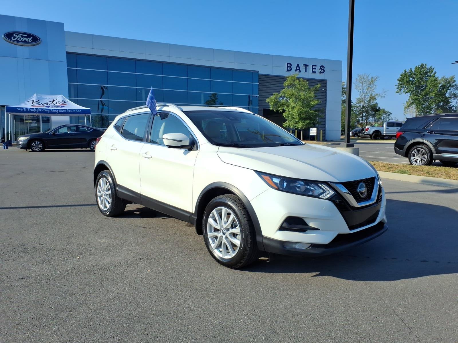 Used 2022 Nissan Rogue Sport SV w/ Technology Package AWD/4WD image 1