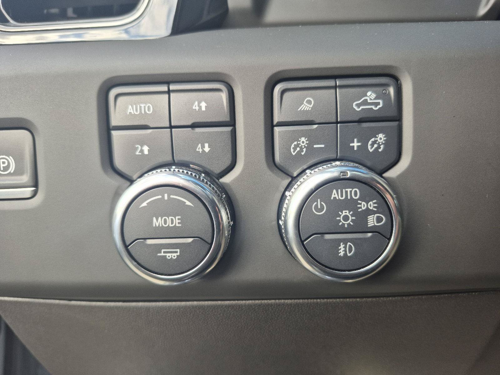 Used 2025 GMC Sierra 2500 AT4 w/ AT4 Premium Plus Package AWD/4WD image 8