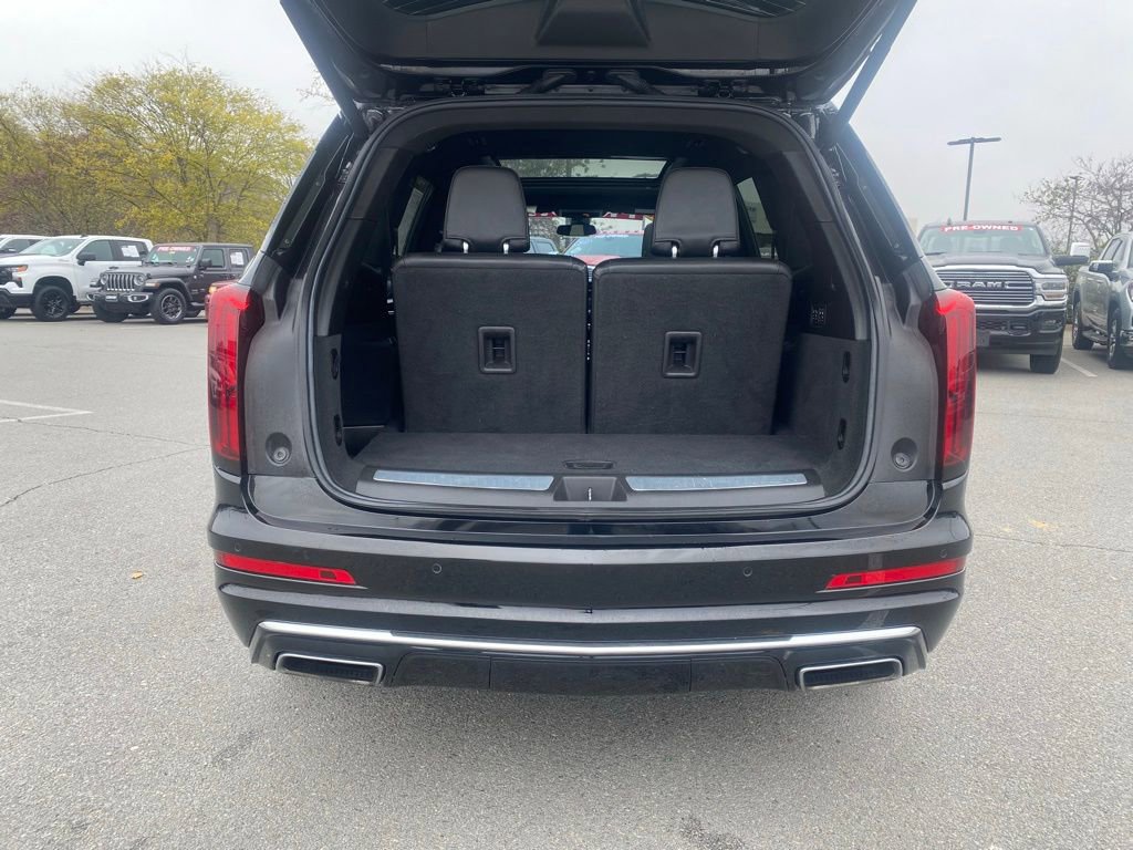 Used 2023 Cadillac XT6 Premium Luxury image 9