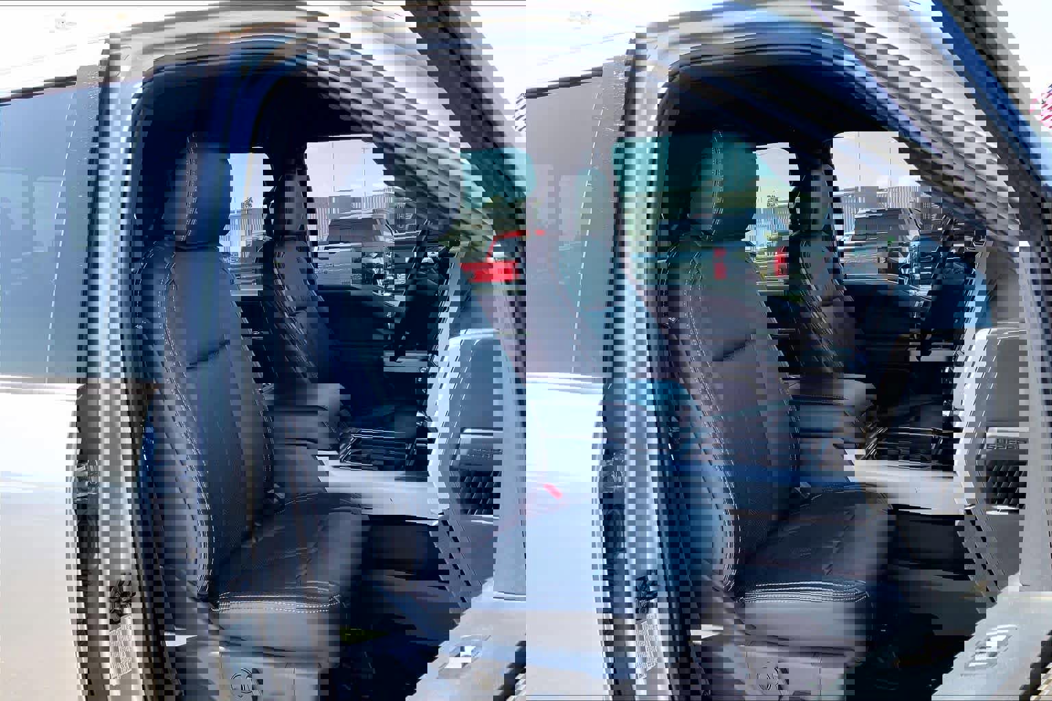 Certified 2022 Ford F250 Lariat w/ Tremor Off-Road Package image 11