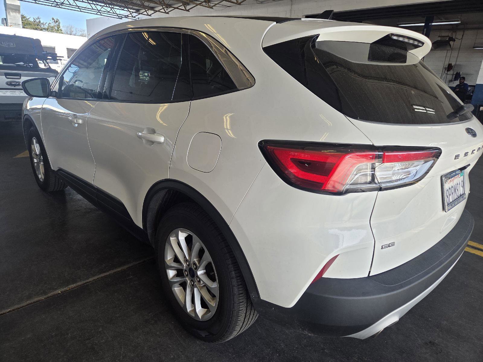 Certified 2020 Ford Escape SE image 10