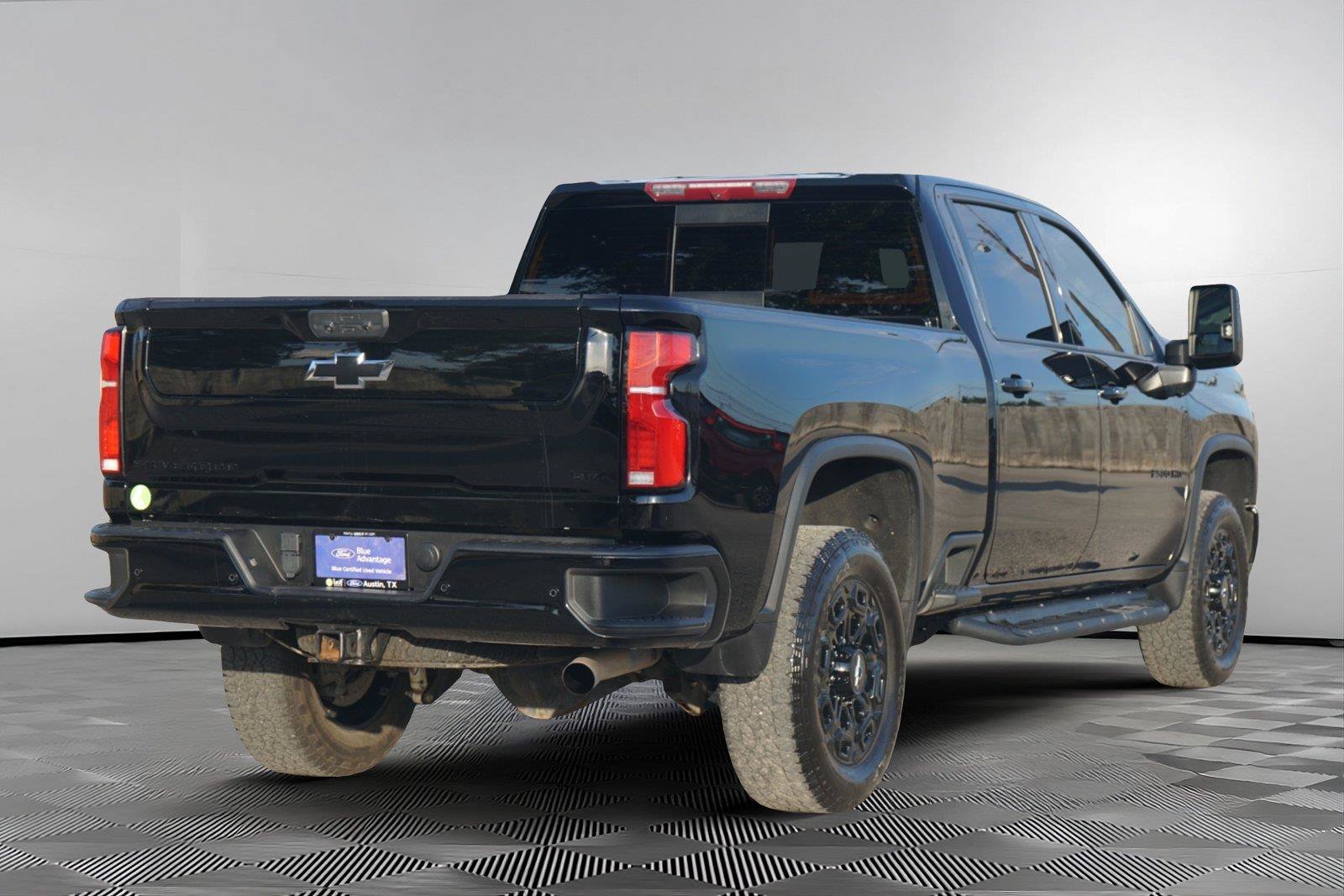 Used 2024 Chevrolet Silverado 2500 LTZ w/ LTZ Plus Package AWD/4WD image 5