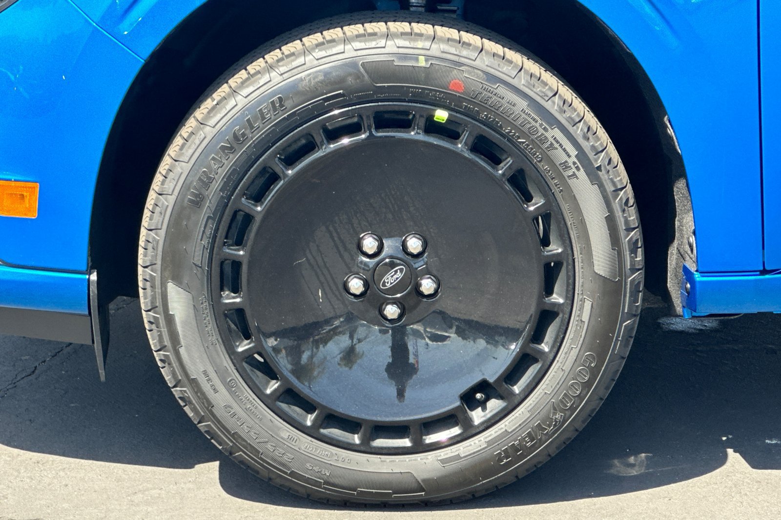 Certified 2025 Ford Maverick Lobo AWD/4WD image 31