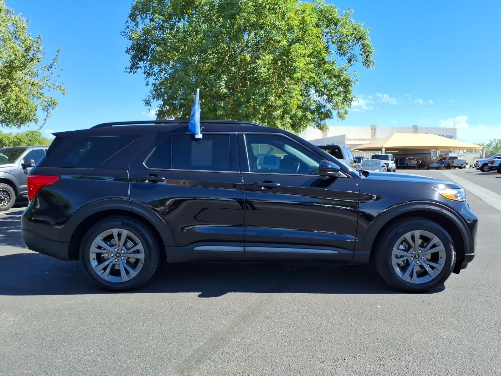 Certified 2024 Ford Explorer XLT w/ Equipment Group 202A RWD image 3