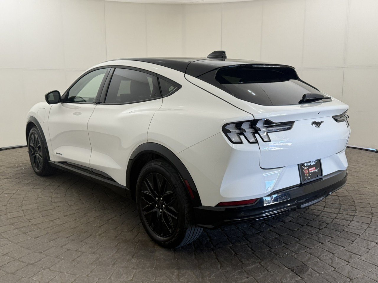 Certified 2025 Ford Mustang Mach-E Premium w/ Sport Appearance Package AWD/4WD image 5