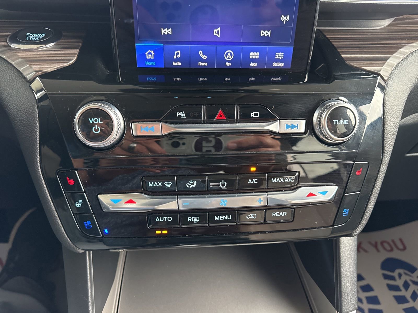 Certified 2023 Ford Explorer Limited w/ Limited Technology Package AWD/4WD image 35