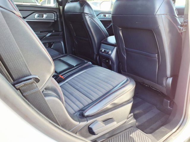 Certified 2025 Ford Explorer ST-Line w/ Premium Package AWD/4WD image 13