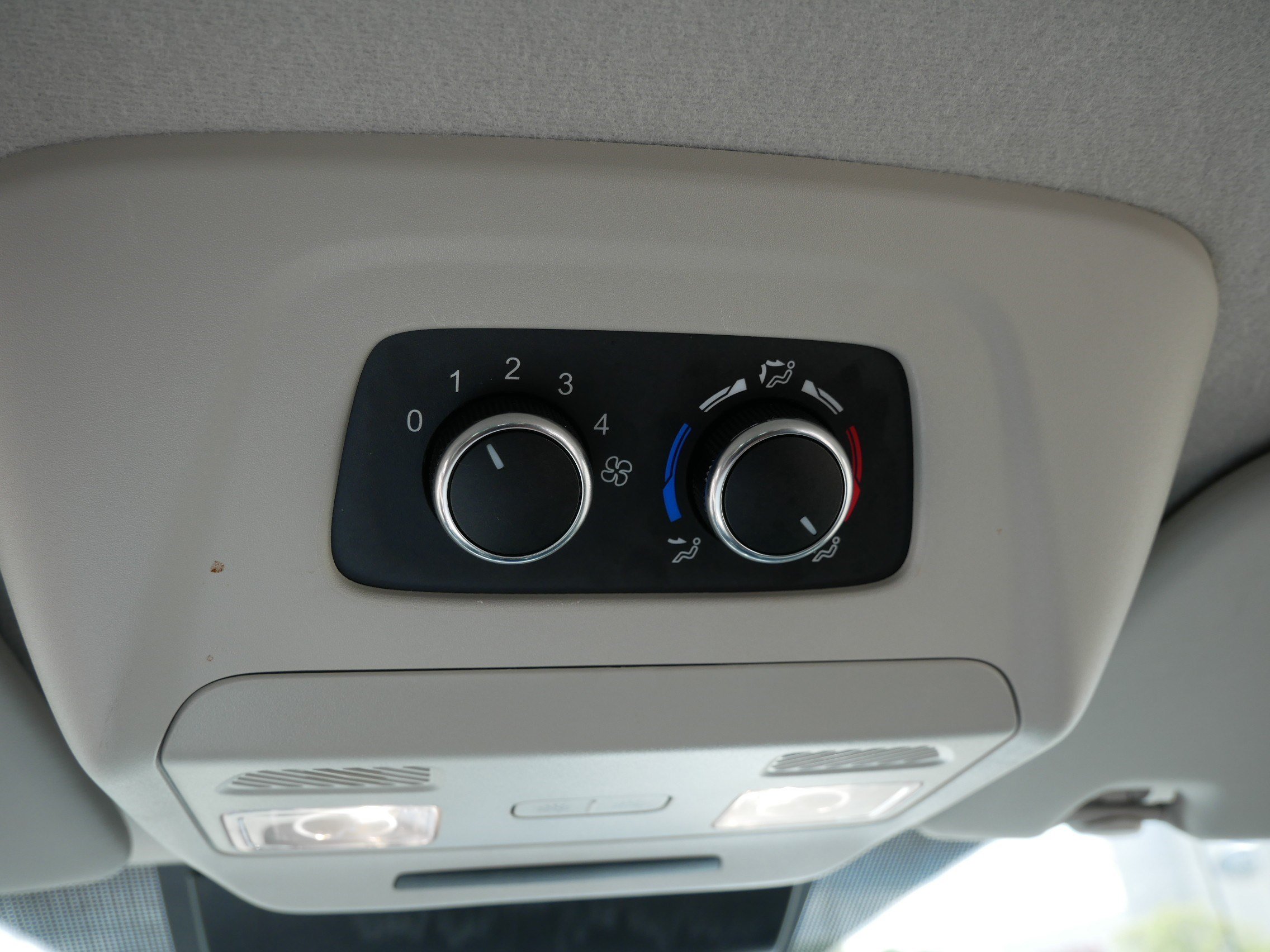 Certified 2024 Ford Transit 350 XLT RWD image 33