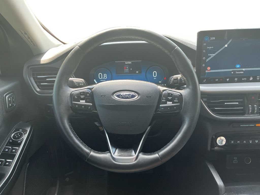 Certified 2023 Ford Escape Platinum w/ Class II Trailer Tow Package AWD/4WD image 18