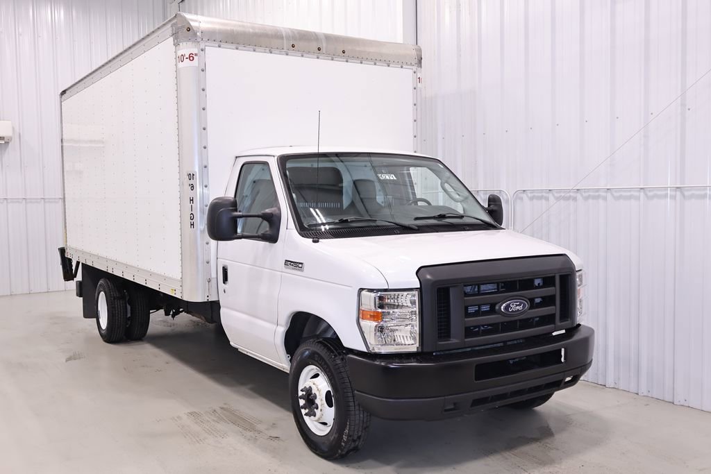 Certified 2019 Ford E-450 and Econoline 450 Super Duty w/ Power Windows & Locks Group RWD image 4