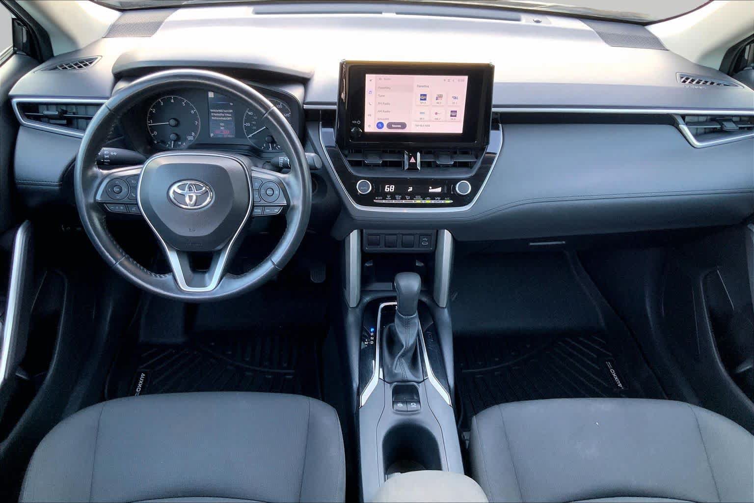 Used 2024 Toyota Corolla Cross LE FWD image 14
