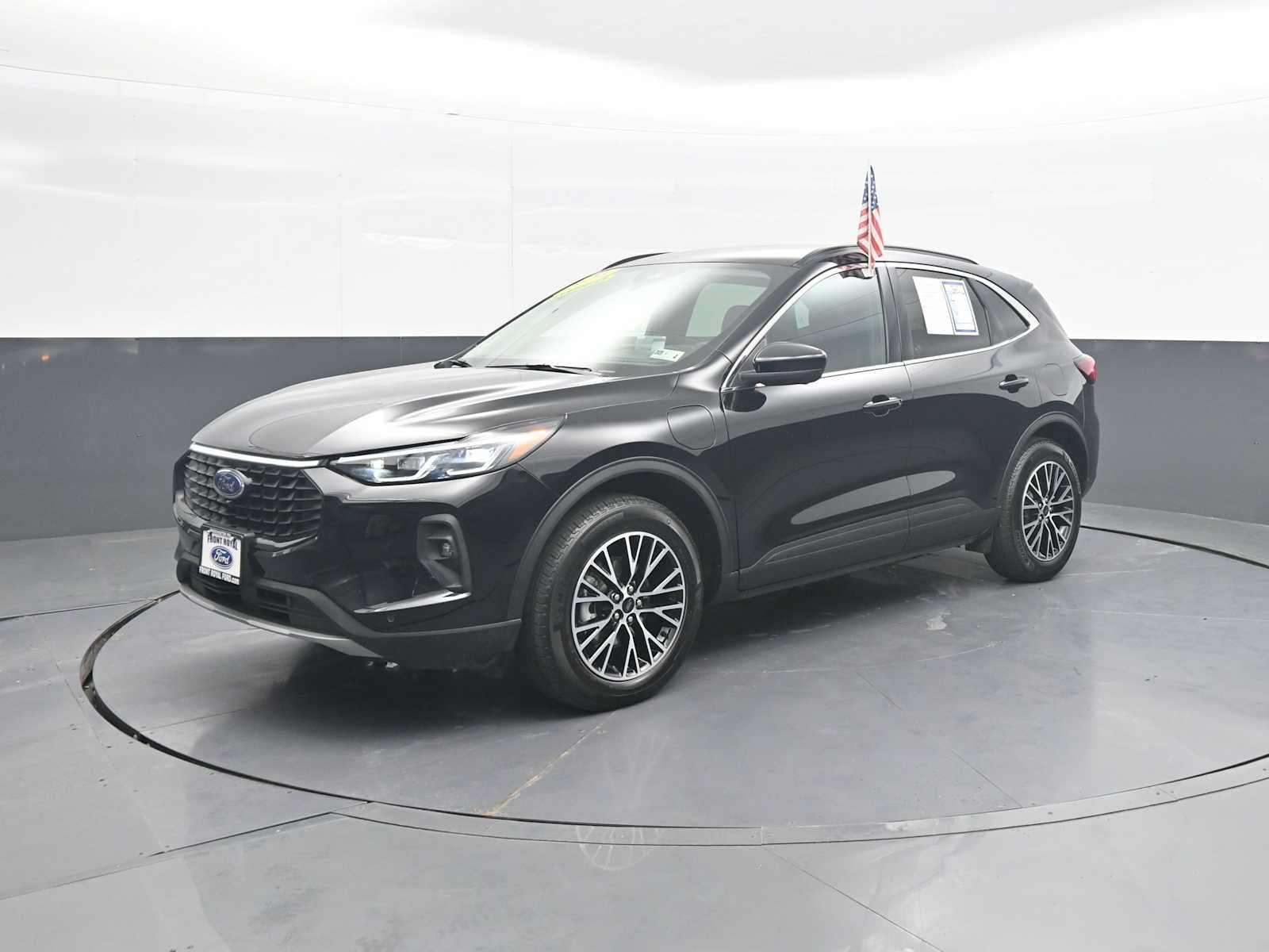 Certified 2026 Ford Escape SE w/ PHEV Premium Package FWD image 4
