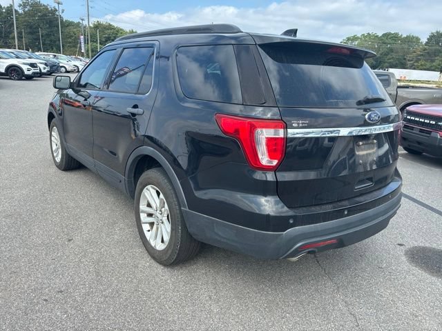 Certified 2017 Ford Explorer FWD image 3