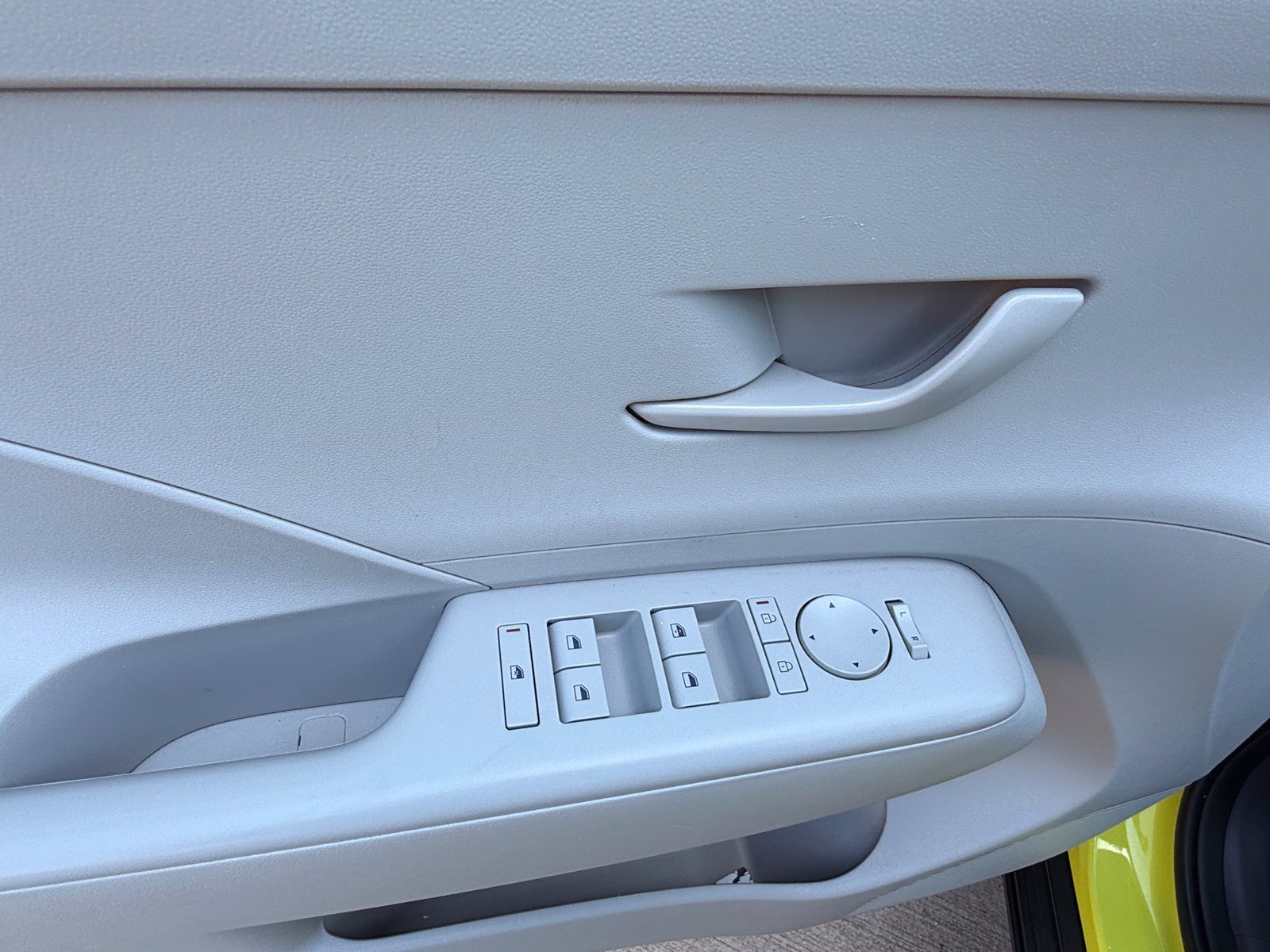 Used 2025 Hyundai Kona SEL FWD image 14