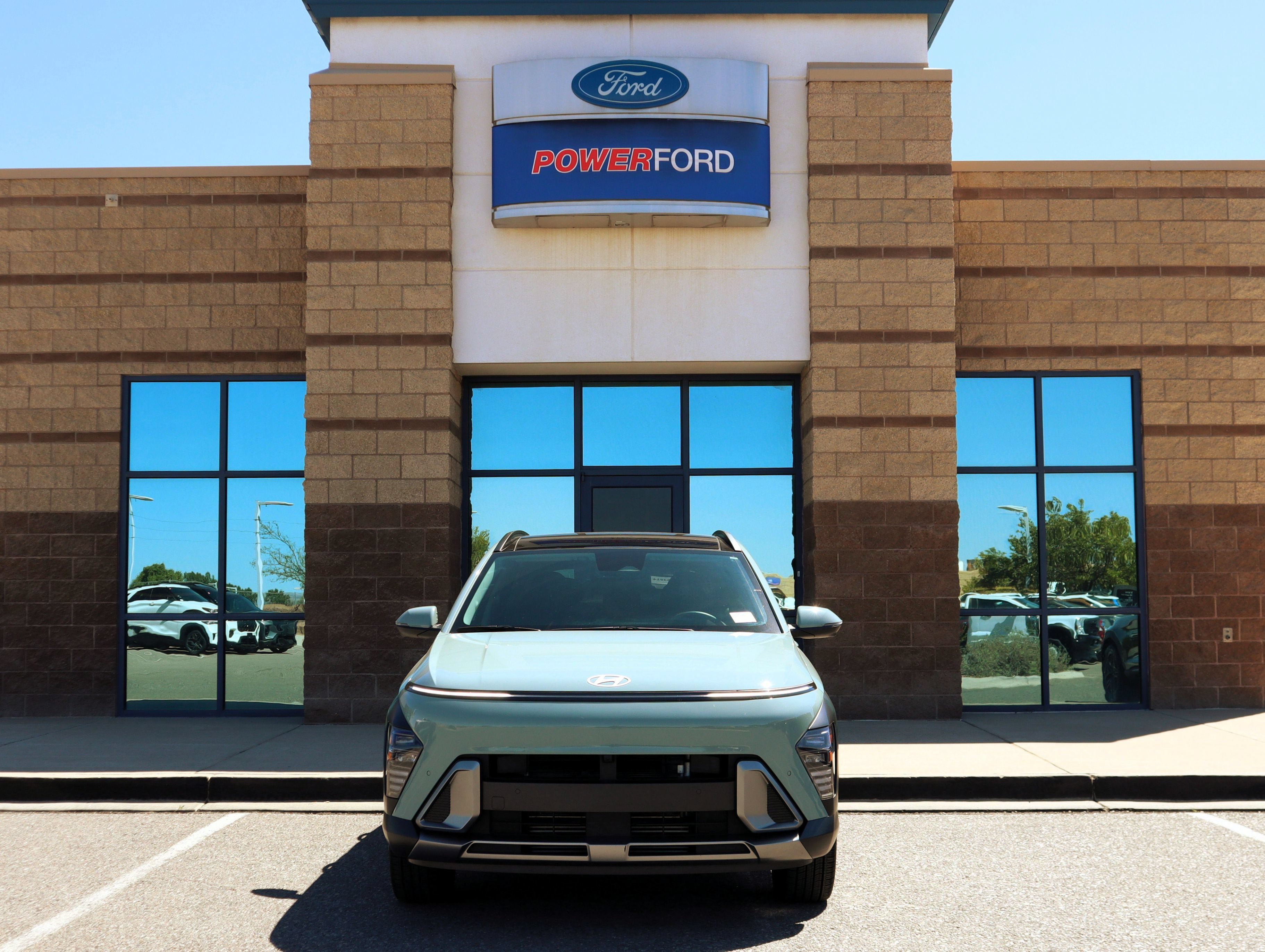 Used 2024 Hyundai Kona Limited AWD/4WD image 3