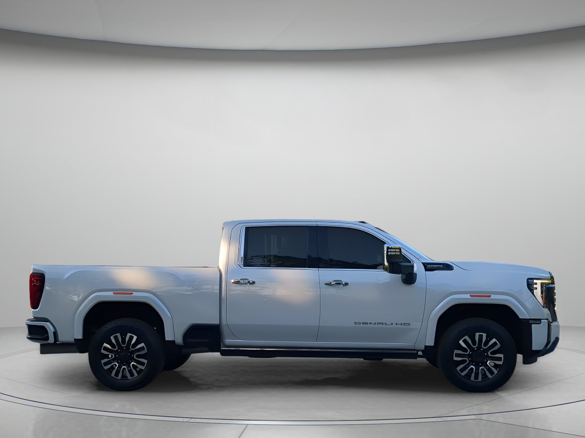 Used 2024 GMC Sierra 2500 Denali Ultimate AWD/4WD image 39