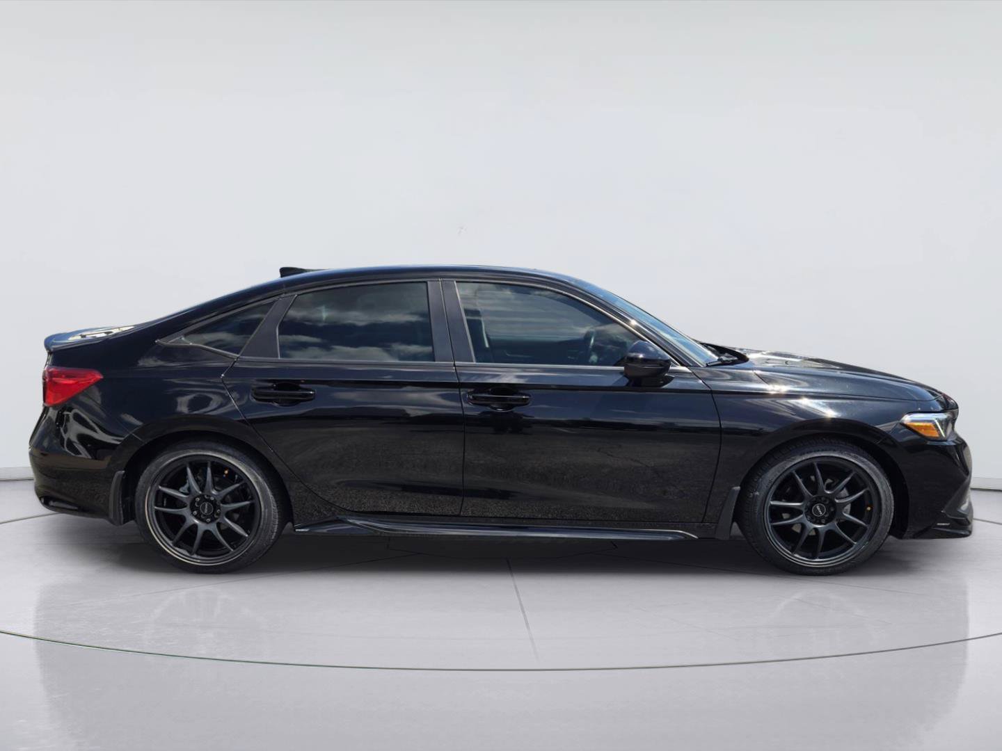 Used 2022 Honda Civic Touring image 4