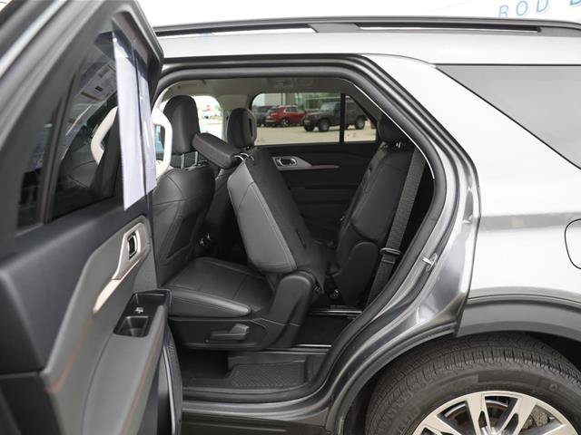 Certified 2025 Ford Explorer Active w/ Active Comfort Package AWD/4WD image 33