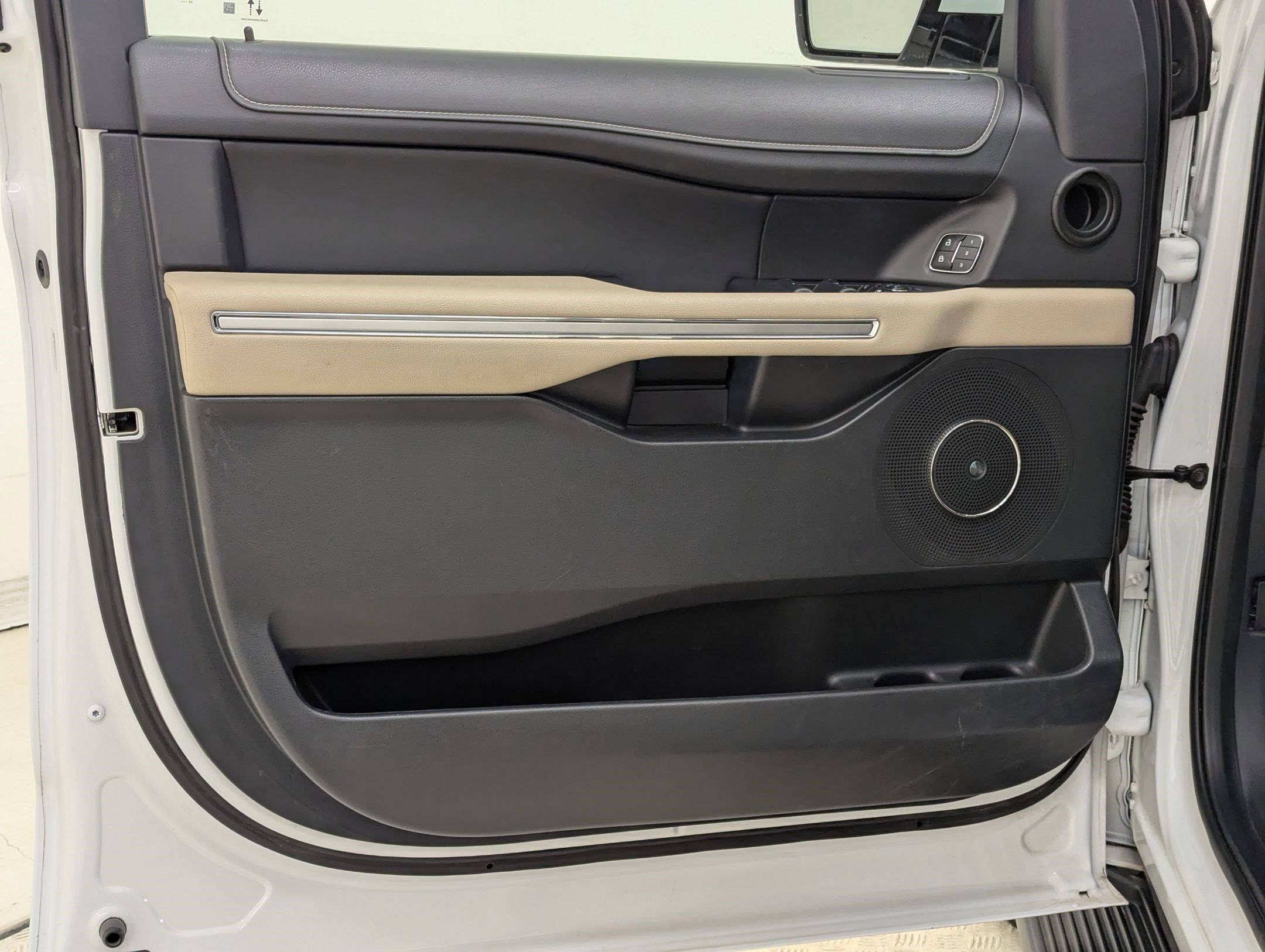 Certified 2024 Ford Expedition Max Limited image 19