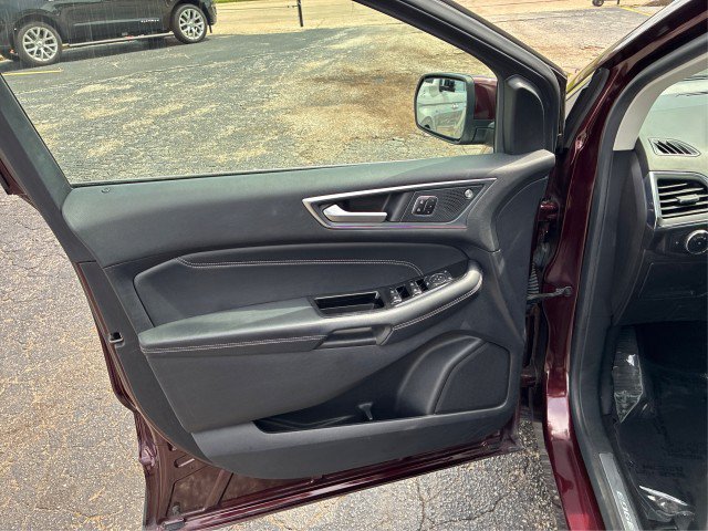 Certified 2019 Ford Edge Titanium w/ Equipment Group 301A AWD/4WD image 19
