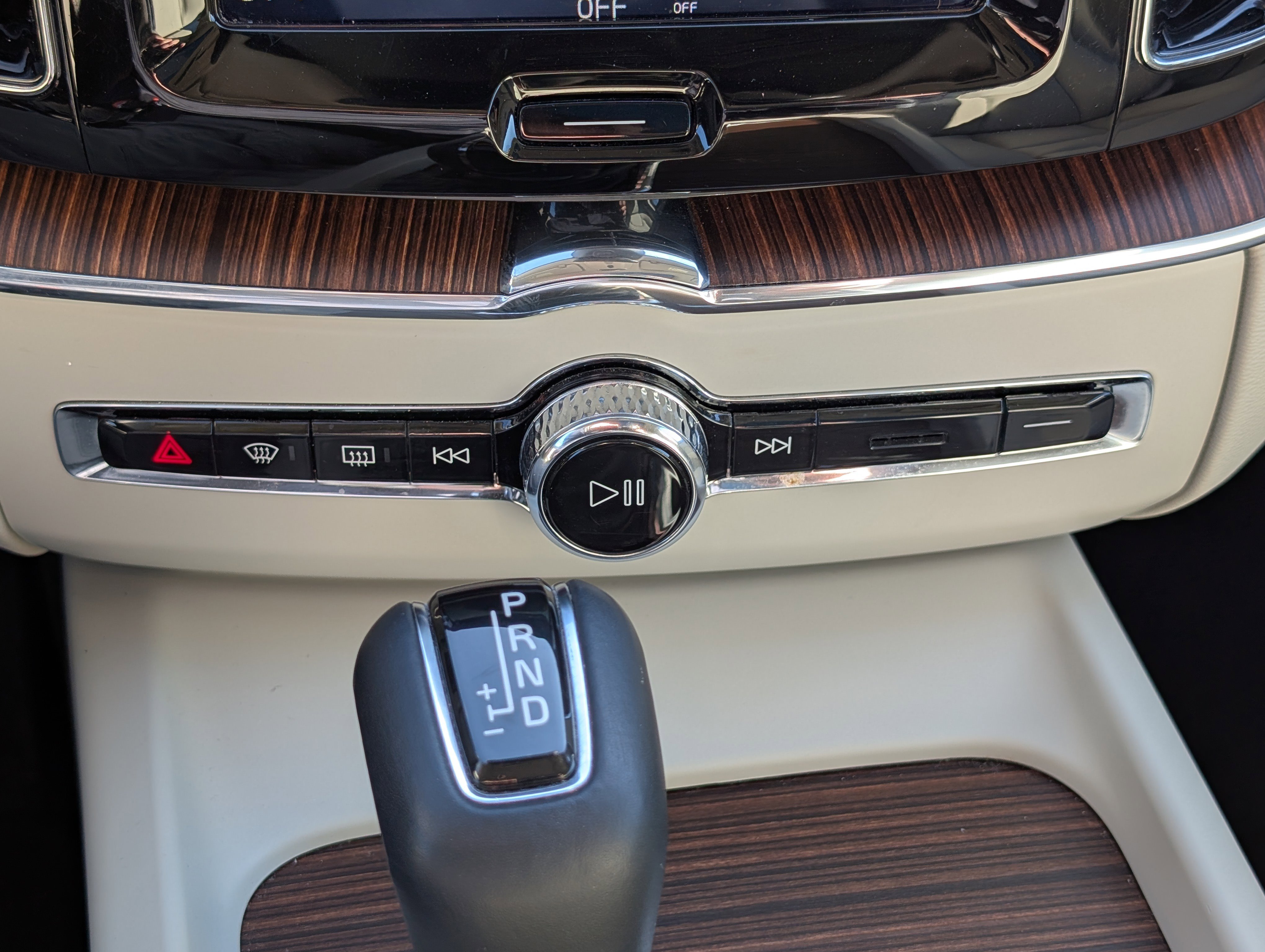 Used 2020 Volvo XC60 T5 Inscription w/ Protection Package Premier image 30