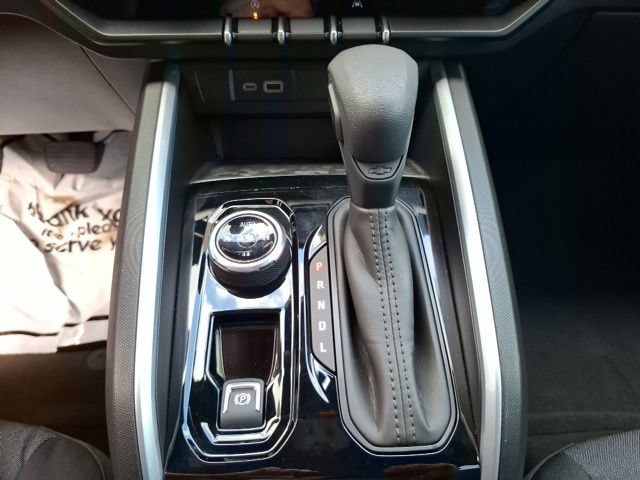 Used 2025 Chevrolet Colorado Trail Boss AWD/4WD image 25