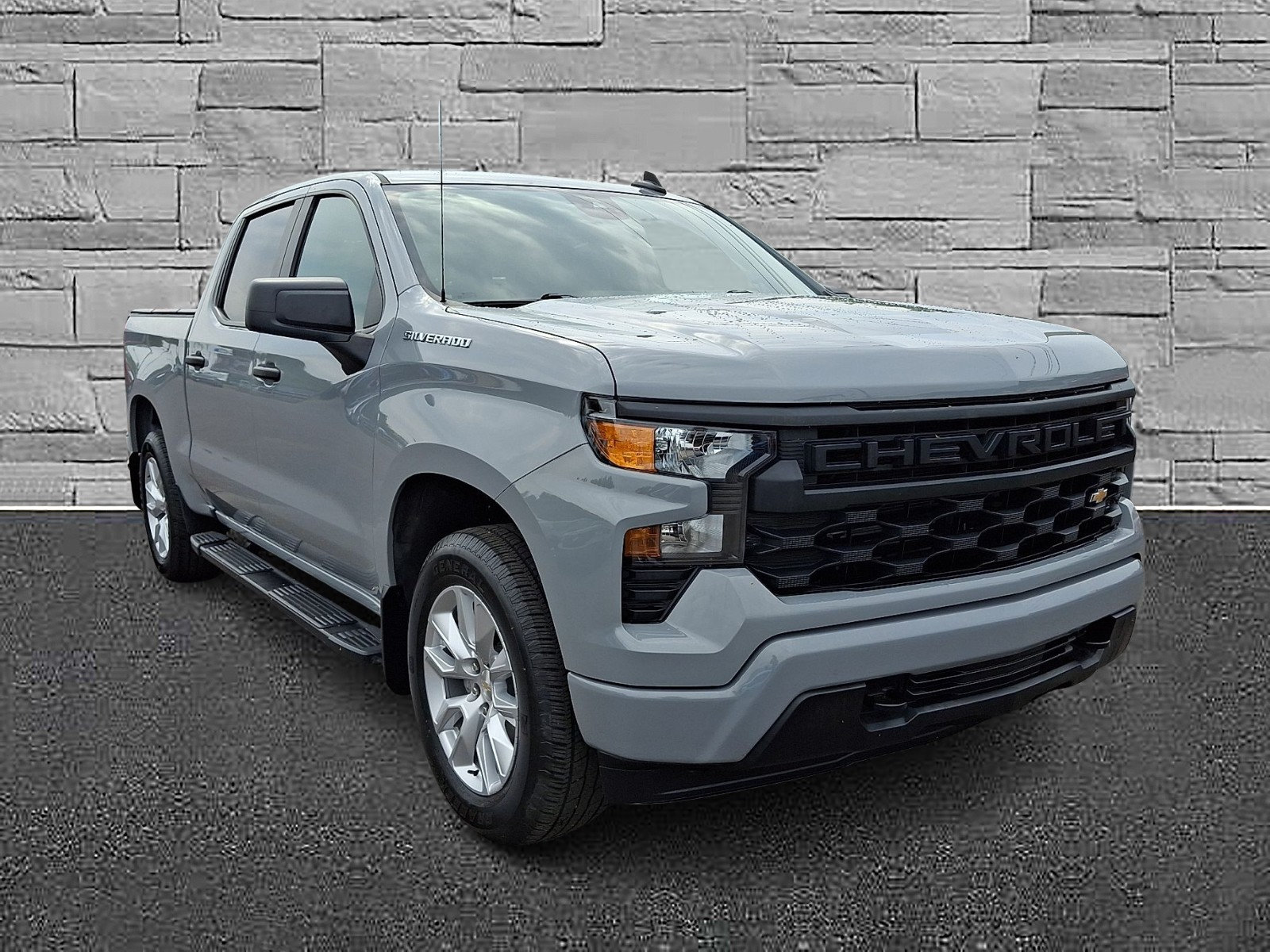 Used 2024 Chevrolet Silverado 1500 Custom AWD/4WD image 2