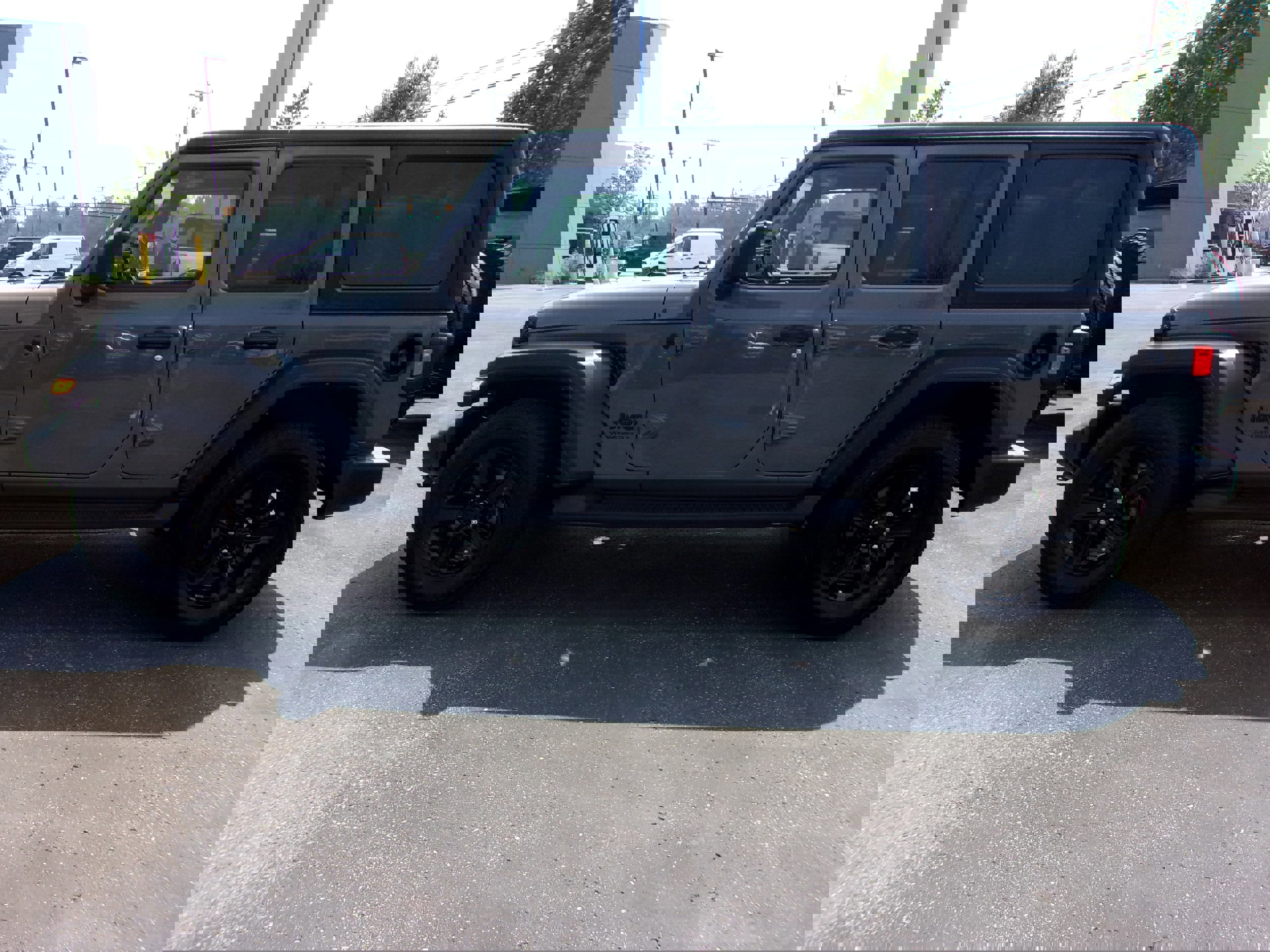 Used 2022 Jeep Wrangler Sport image 2