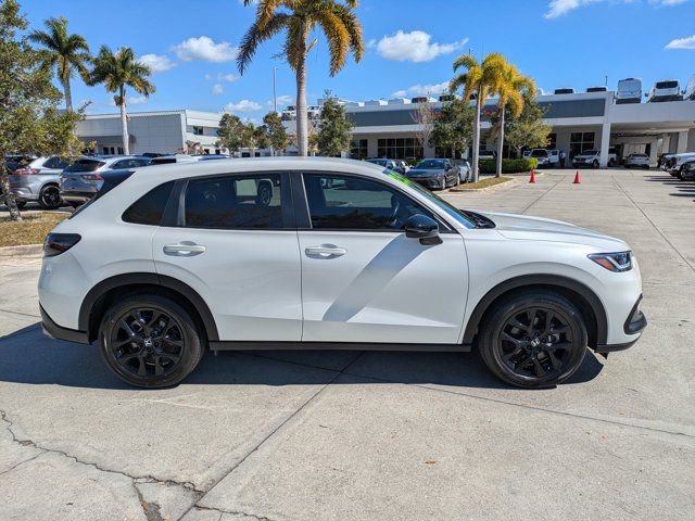 Used 2025 Honda HR-V Sport image 3