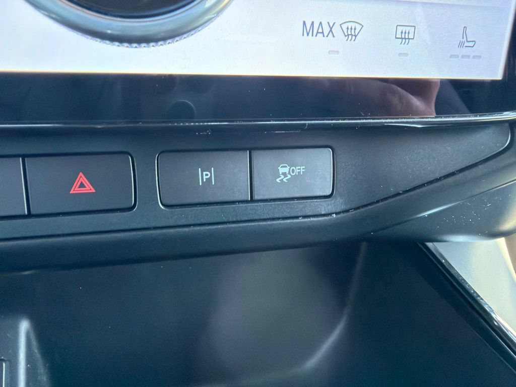 Certified 2025 Ford F150 Lightning Flash AWD/4WD image 36