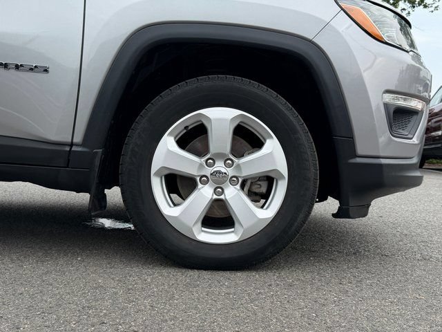 Used 2019 Jeep Compass Latitude w/ Popular Equipment Group AWD/4WD image 28