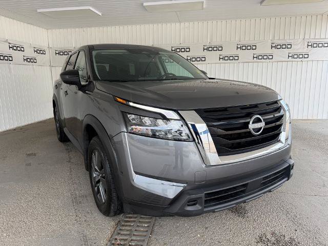 Used 2023 Nissan Pathfinder S FWD image 1