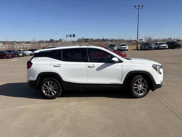Used 2023 GMC Terrain SLT image 10