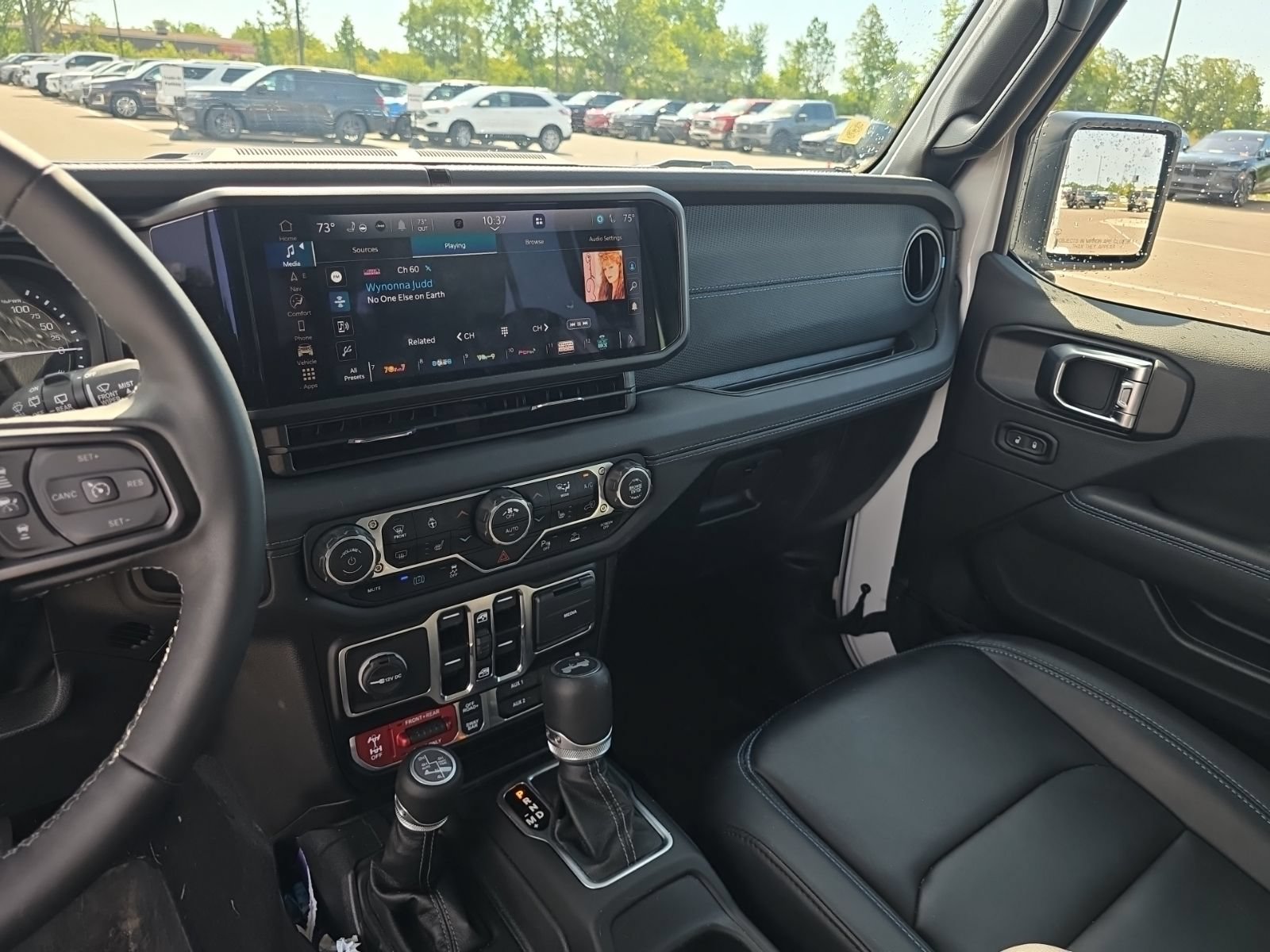 Used 2025 Jeep Wrangler Unlimited Rubicon 4xe AWD/4WD image 17