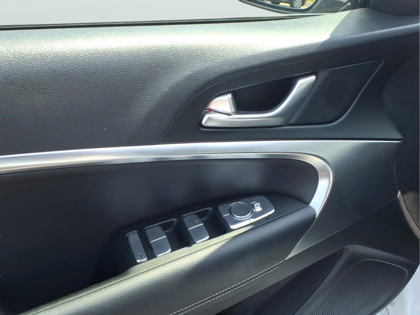 Used 2025 Genesis G70 2.5T AWD/4WD image 9
