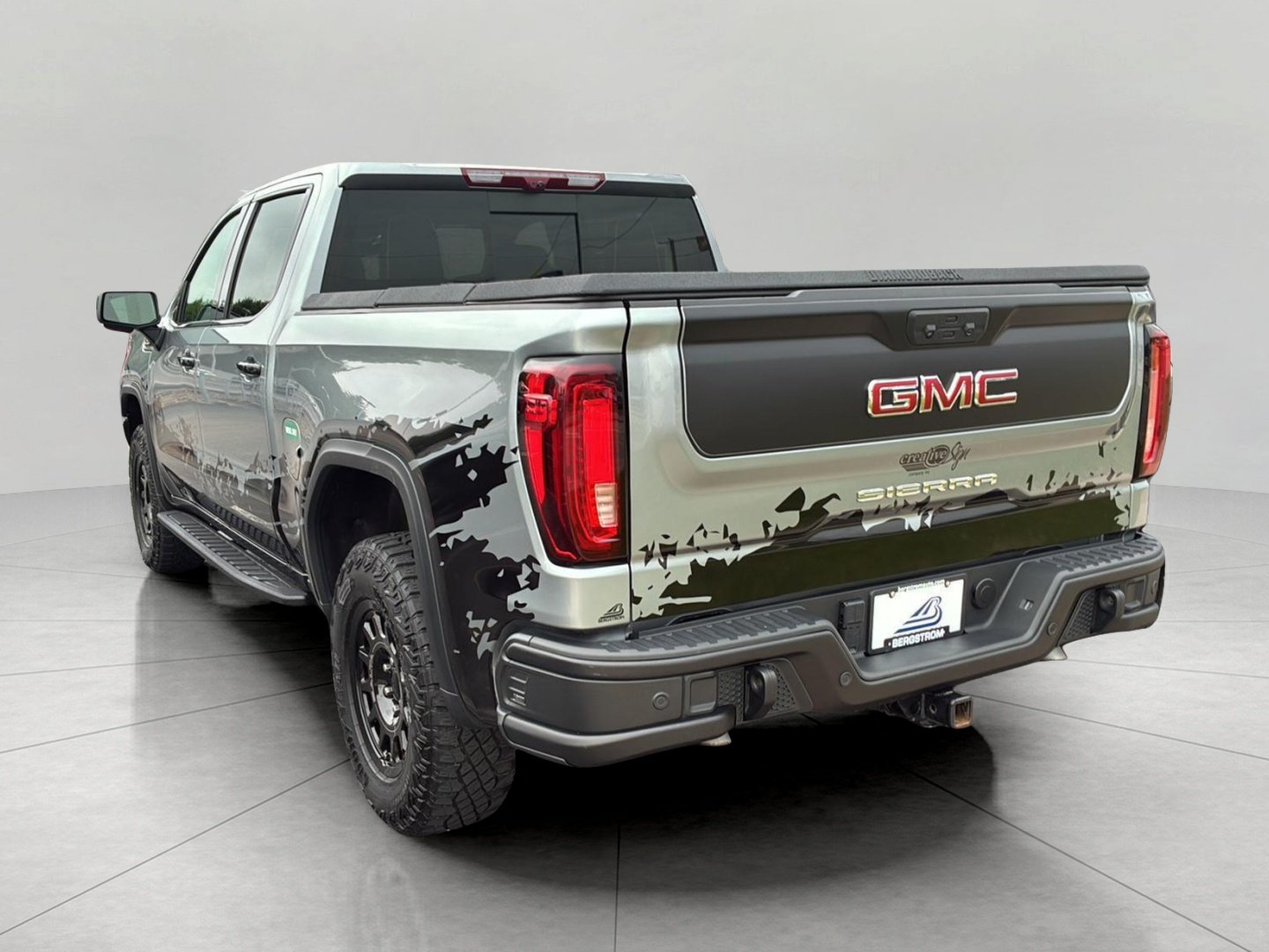 Used 2024 GMC Sierra 1500 AT4X w/ AT4X AEV Edition AWD/4WD image 7