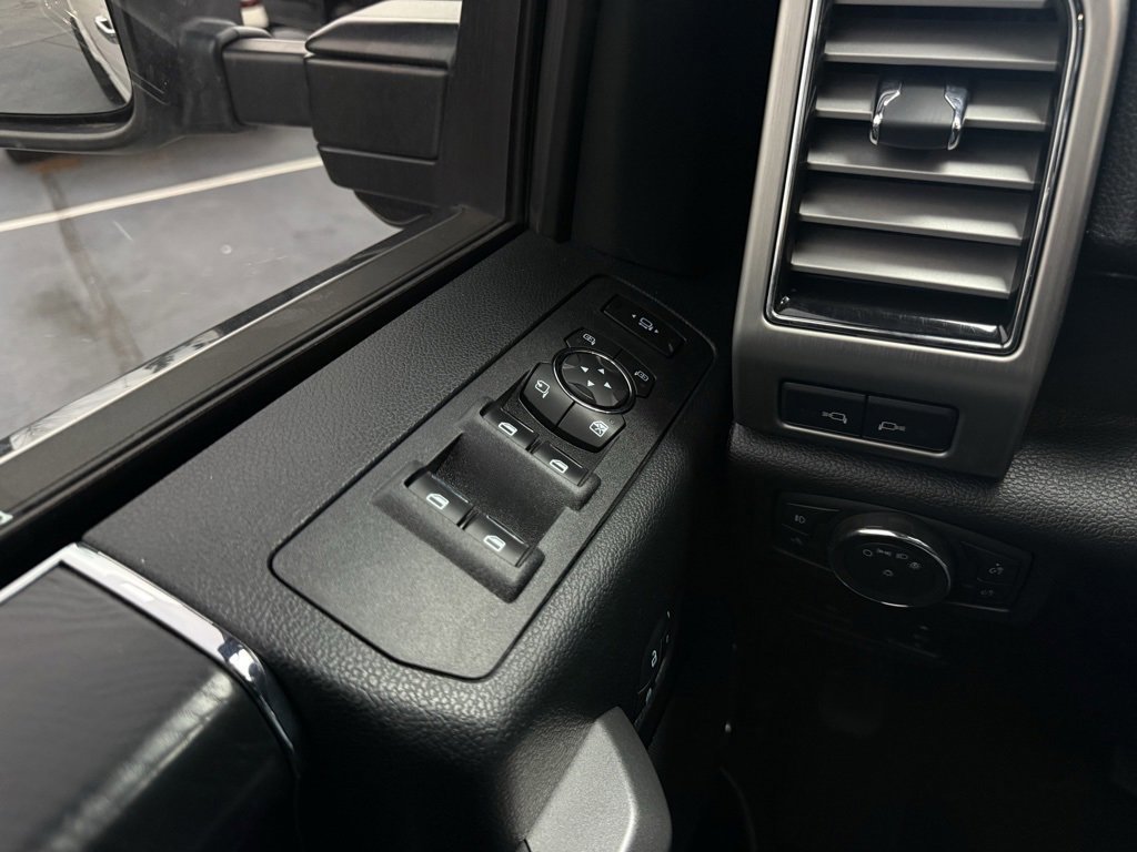 Certified 2019 Ford F250 Platinum w/ Platinum Ultimate Package image 12