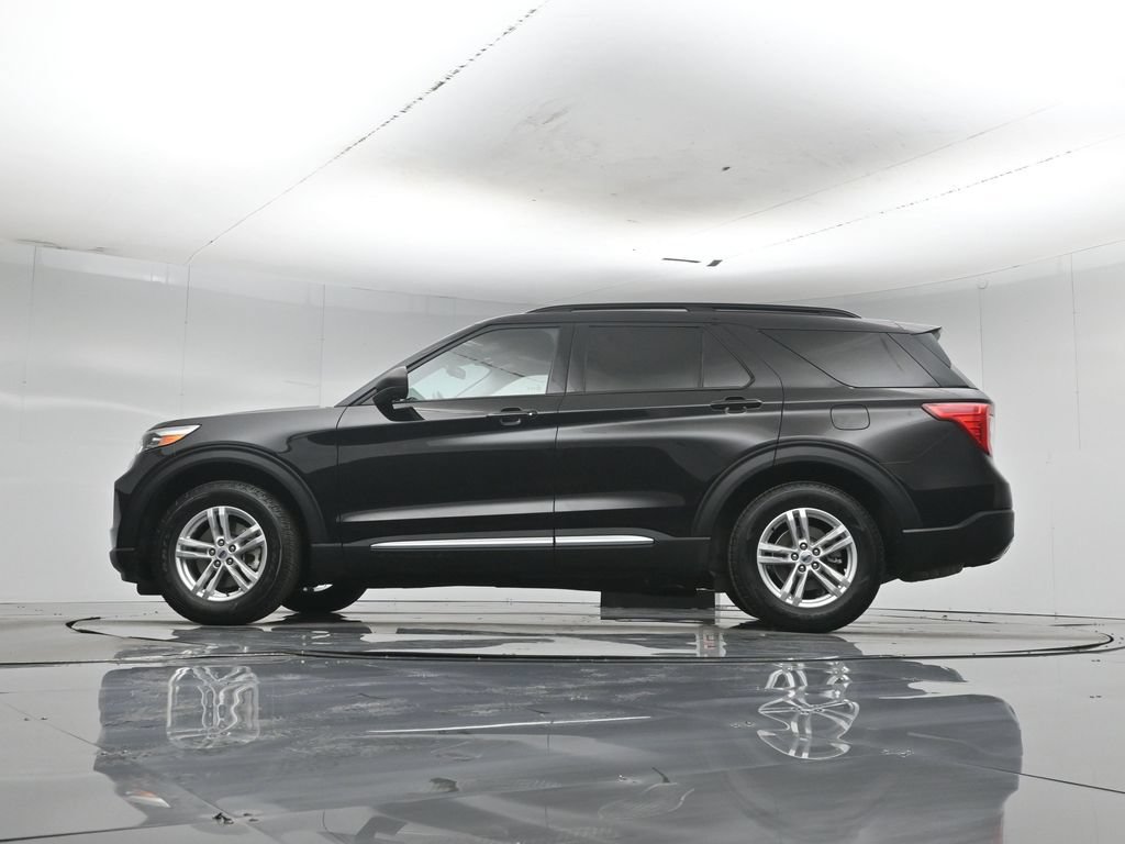 Certified 2023 Ford Explorer XLT w/ Equipment Group 202A RWD image 51