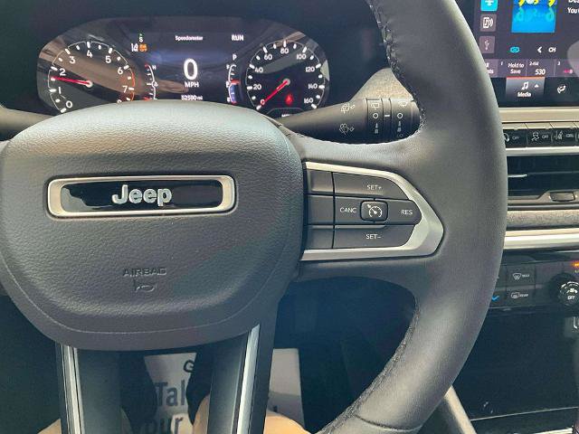 Used 2023 Jeep Compass Latitude w/ Sun and Sound Group AWD/4WD image 12