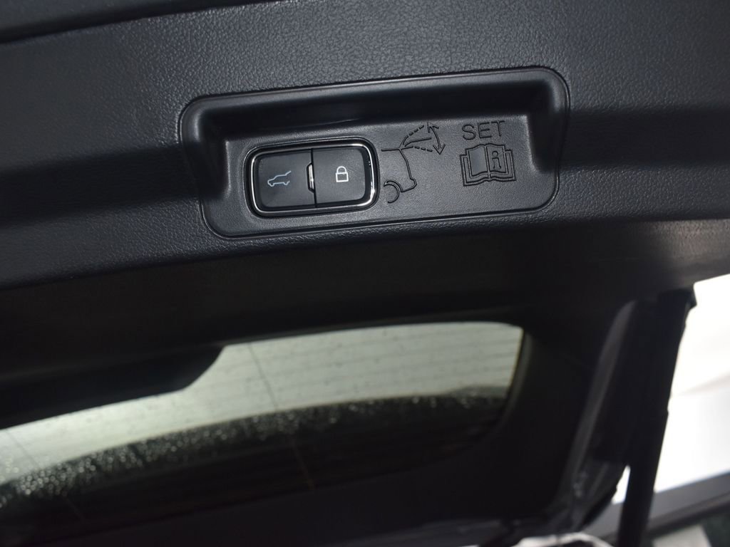 Certified 2024 Ford Explorer XLT w/ Class IV Trailer Tow Package image 23