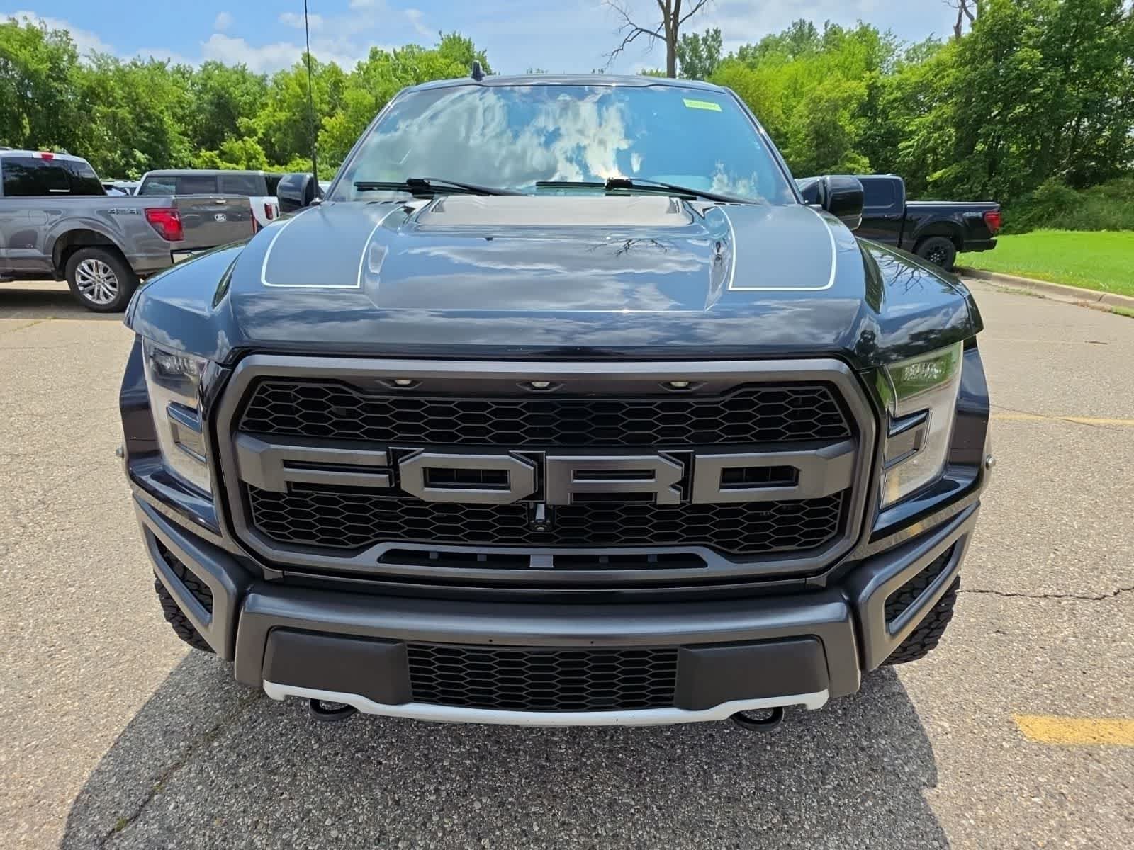 Certified 2019 Ford F150 Raptor w/ Equipment Group 802A Luxury AWD/4WD image 3