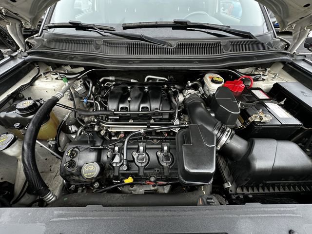 Certified 2018 Ford Explorer XLT w/ Equipment Group 202A image 33