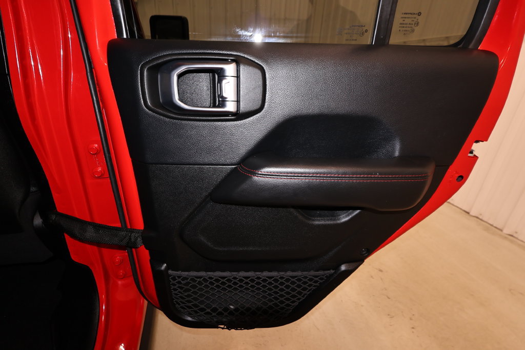 Used 2018 Jeep Wrangler Unlimited Rubicon AWD/4WD image 17