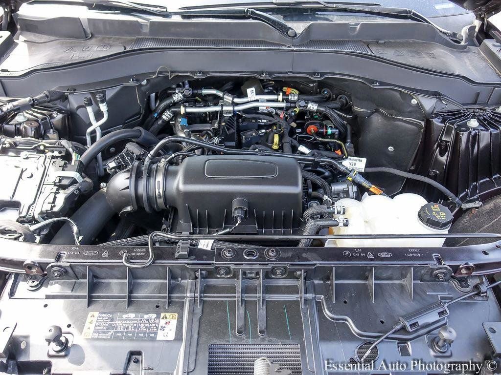 Certified 2022 Ford Explorer XLT w/ Equipment Group 202A image 27